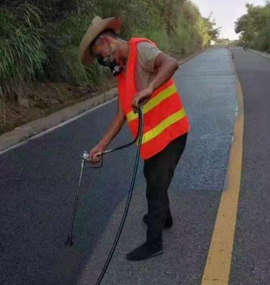 阿拉善路面喷涂翻新彩色步道施工方案